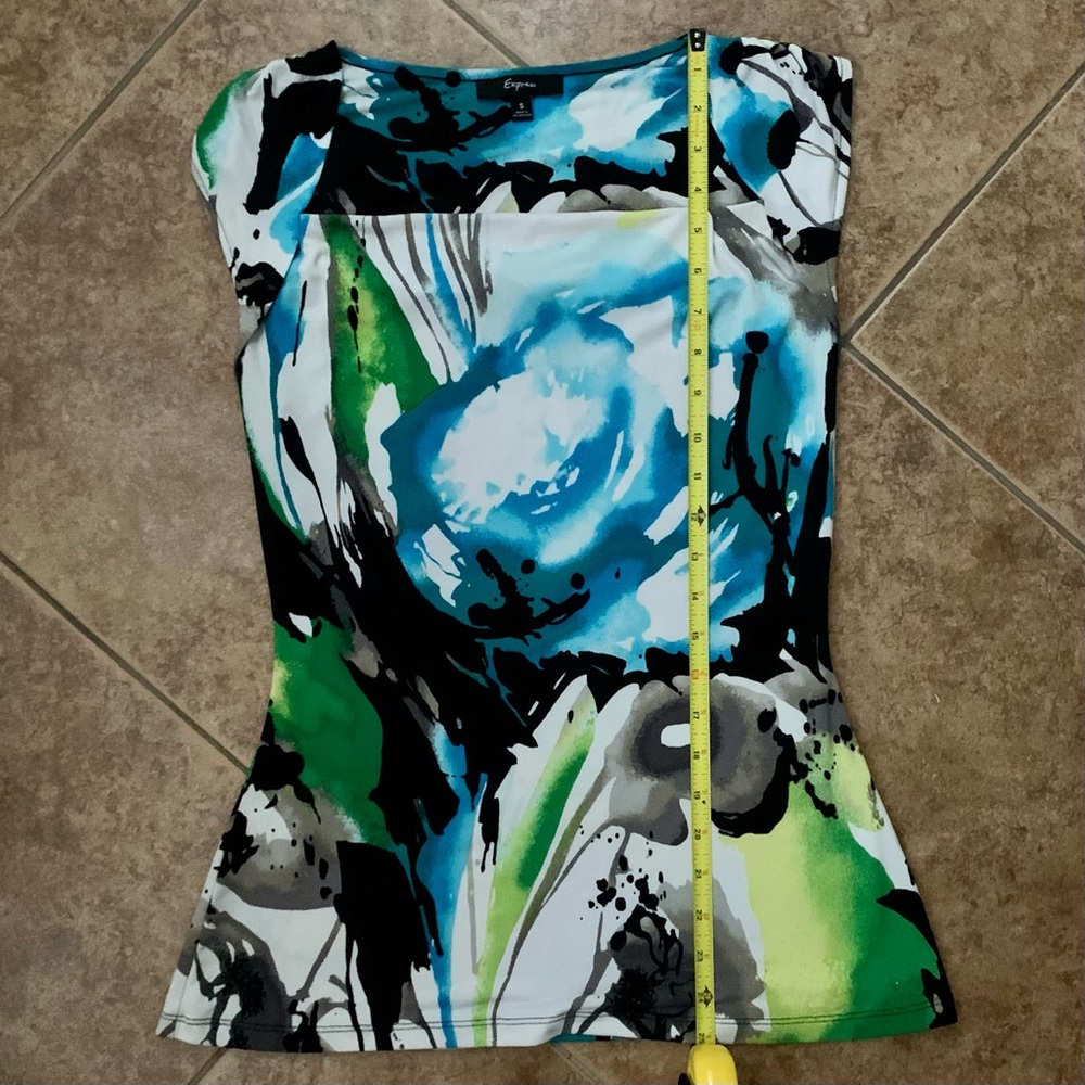 EXPRESS cap-sleeve tropical summer shirt top blouse resort wear
